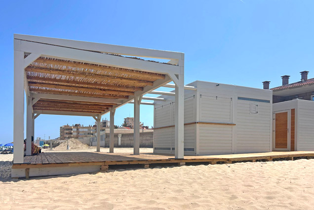Chiringuito desmontable de temporada con terraza en Cabo de Palos, La Manga del Mar Menor, Cartagena