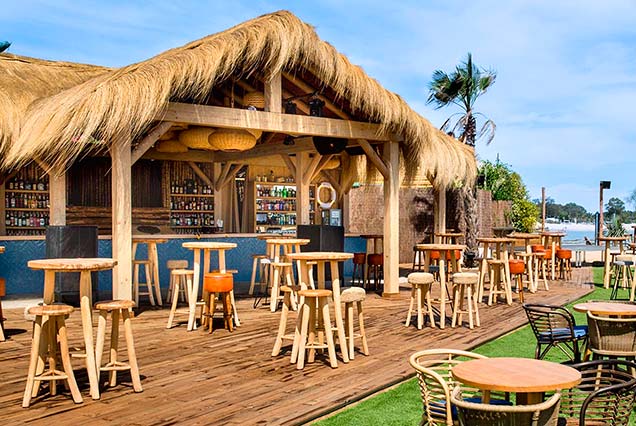 Chiringuito, clubs de playa y restaurantes de madera