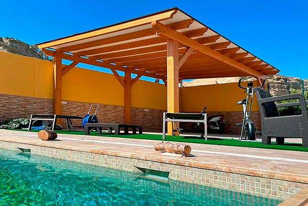 Pérgola de madera para piscina en Cuevas del Almanzora, Almería.