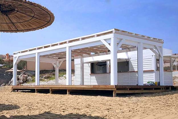 Chiringuitos y kioscos de madera modulares y fijo para hostelería de playa